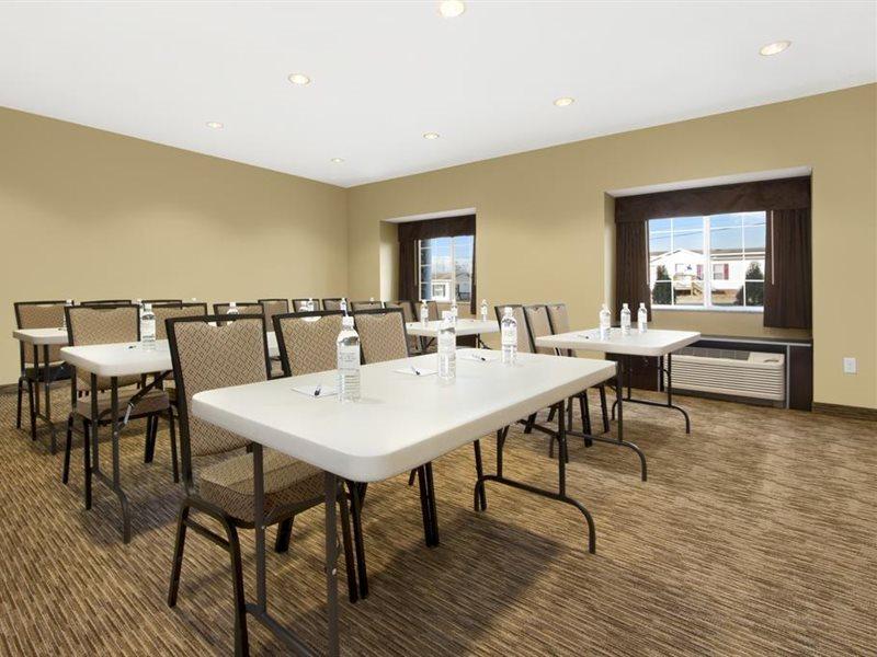Microtel Inn & Suites By Wyndham Shelbyville Exterior photo