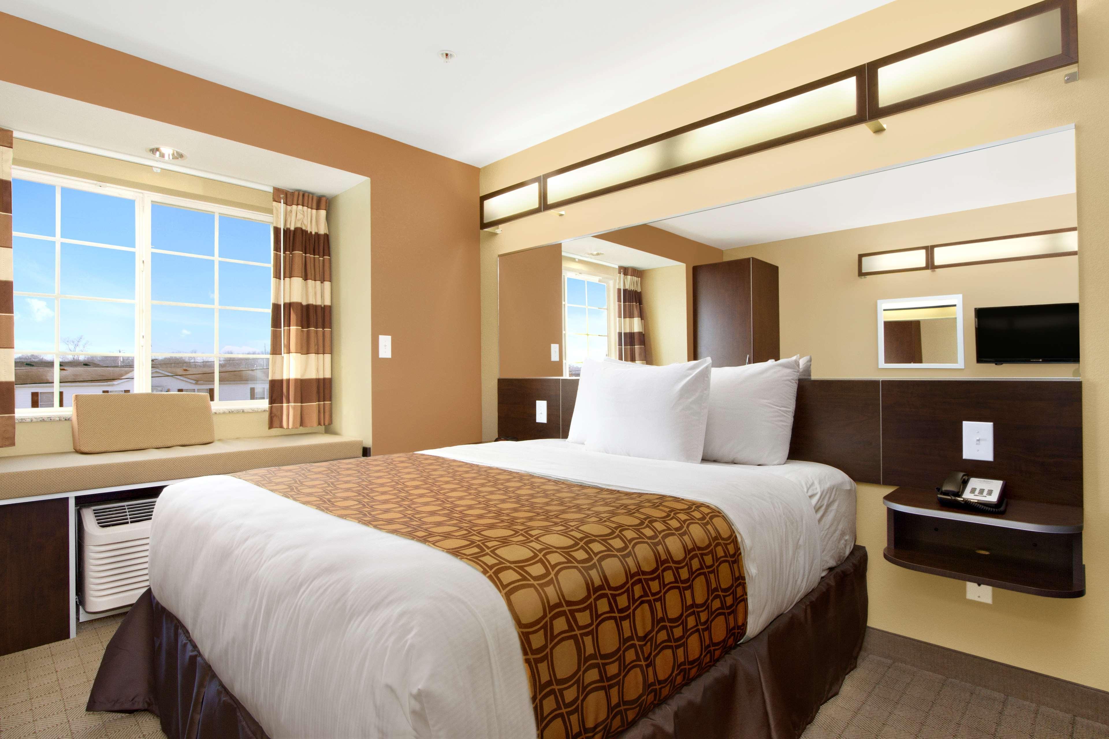 Microtel Inn & Suites By Wyndham Shelbyville Exterior photo